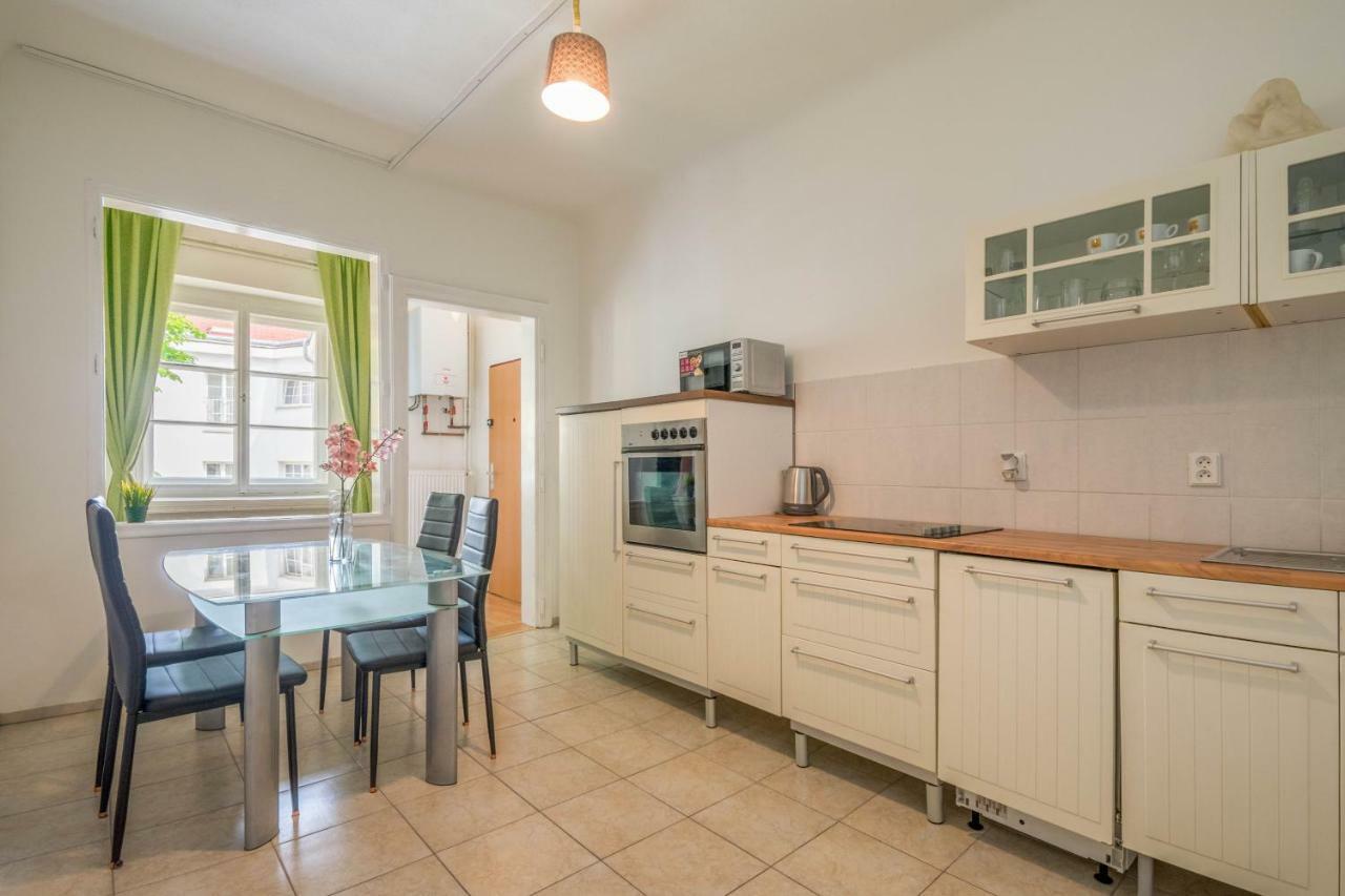 Chest Design Apartments プラハ エクステリア 写真