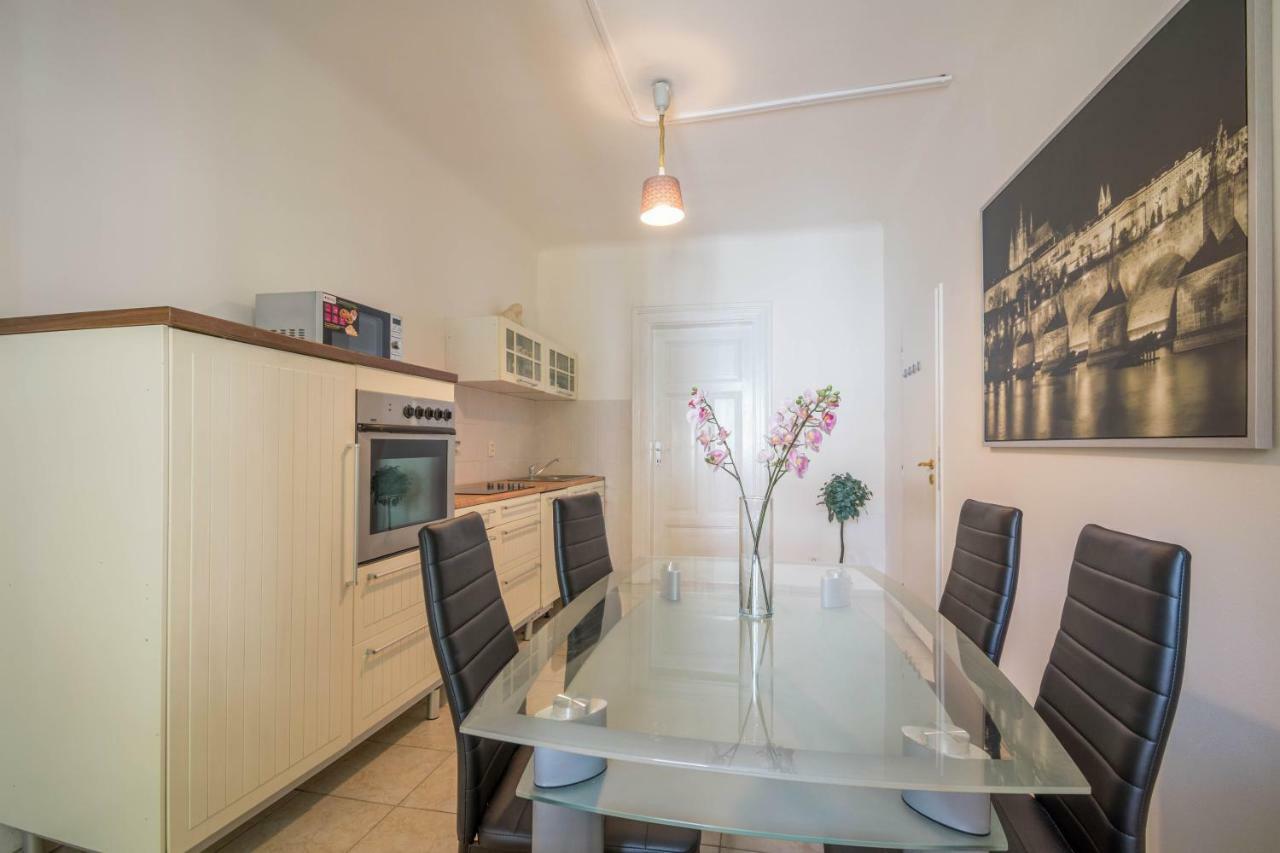 Chest Design Apartments プラハ エクステリア 写真